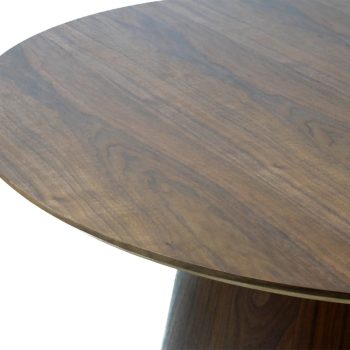Mesa de comedor Padar en color encino, vista de detalle de la cubierta