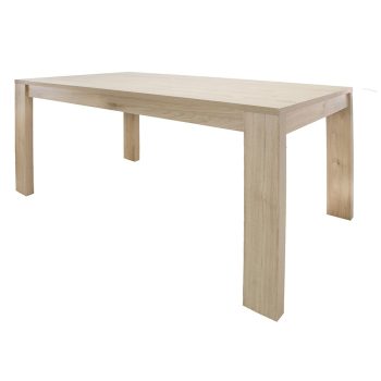 Mesa de comedor Minori en color madera clara, vista en ángulo